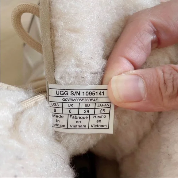 UGG Women's Adirondacky III Winter Boot - Sand Size US 8 - Picture 8 of 10